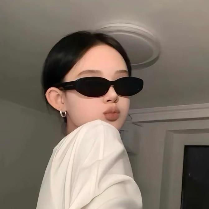 ☁️.