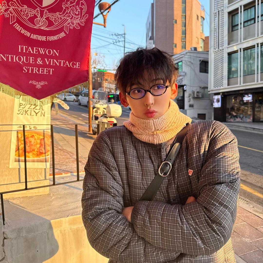 困^