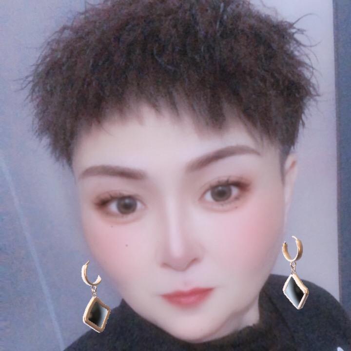 云姐，舞龙爱好，开心健康