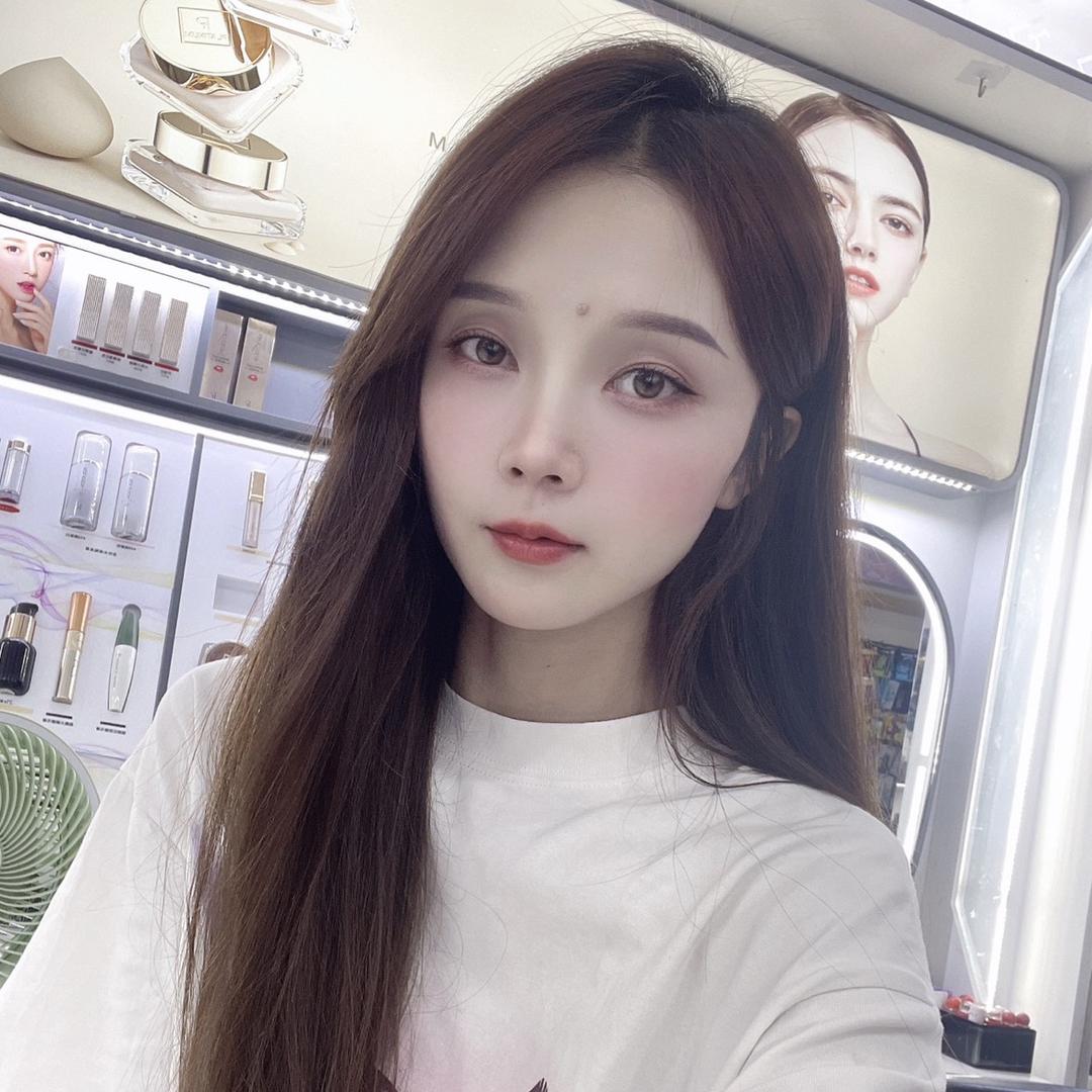 毕节千色美杨店长