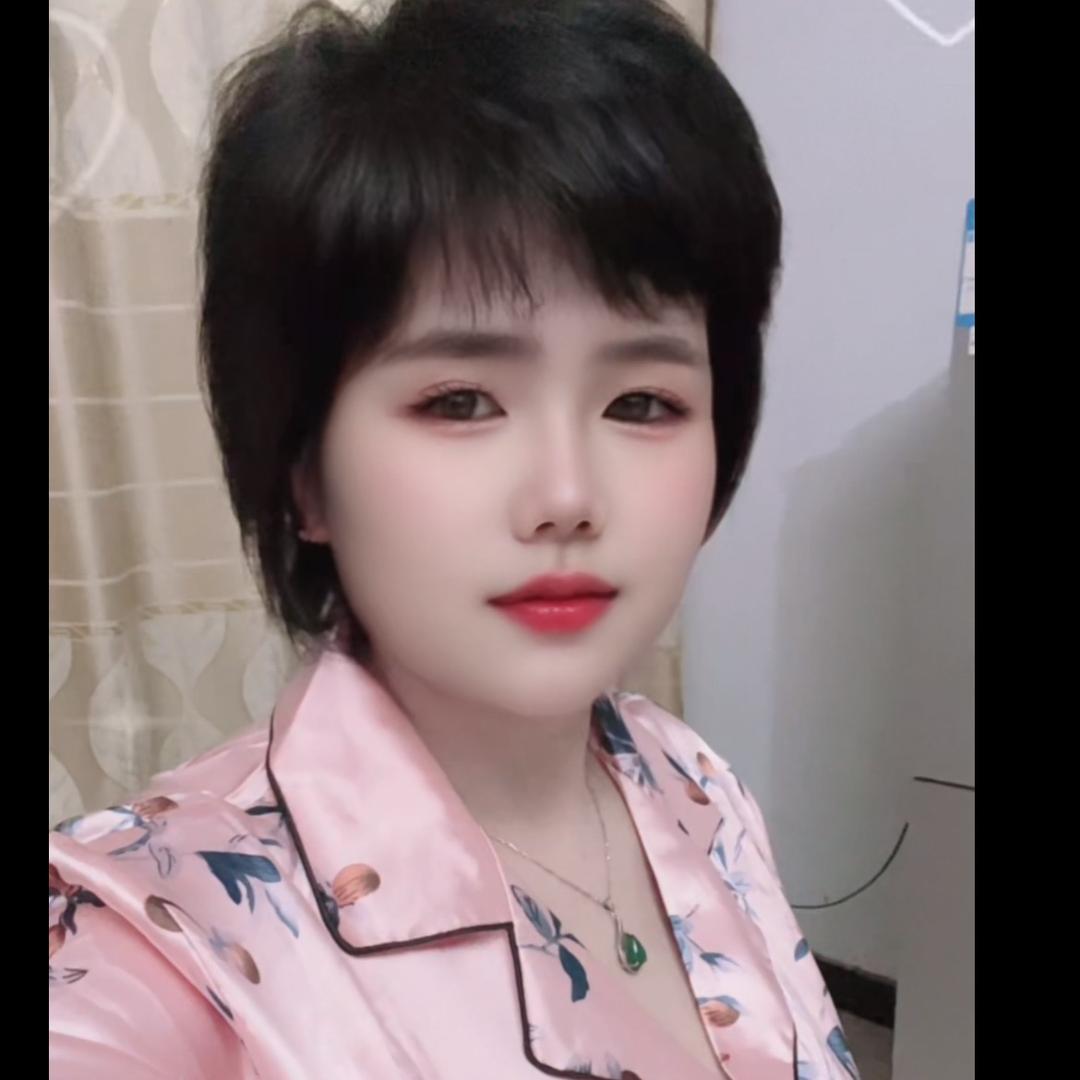 三个孙子的奶奶，，郝玉霞