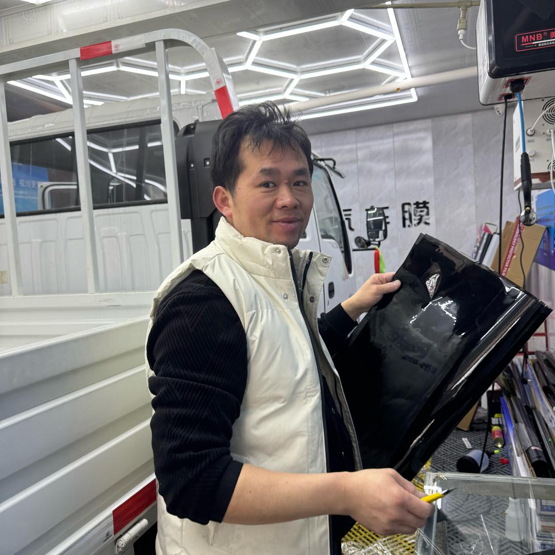 泰兴小谢汽车脚垫工厂朗盾汽车膜