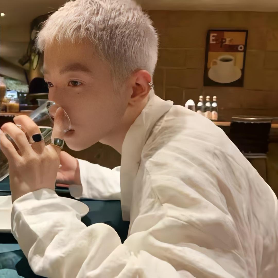 一杯冰美式☕️
