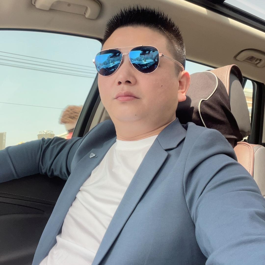 王斌