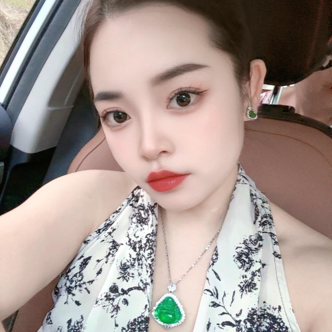 爱喝酒的老板娘