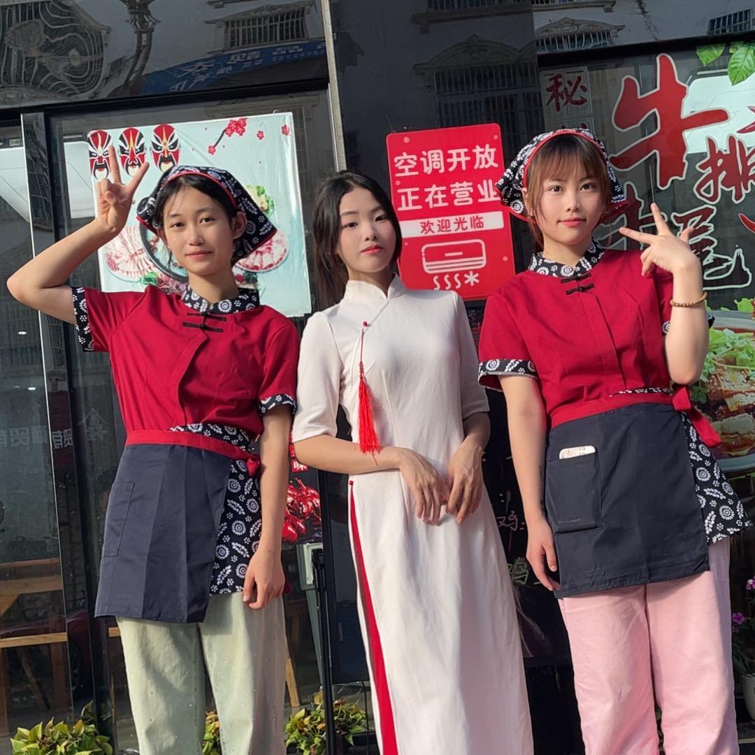越南女孩在中国河口餐厅打工