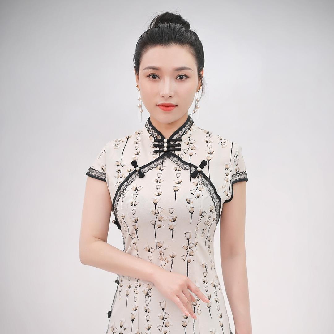 热市明月村的艳艳