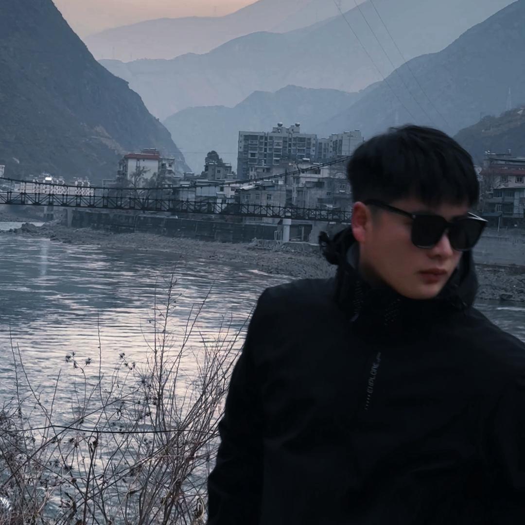 小曾同学🕶