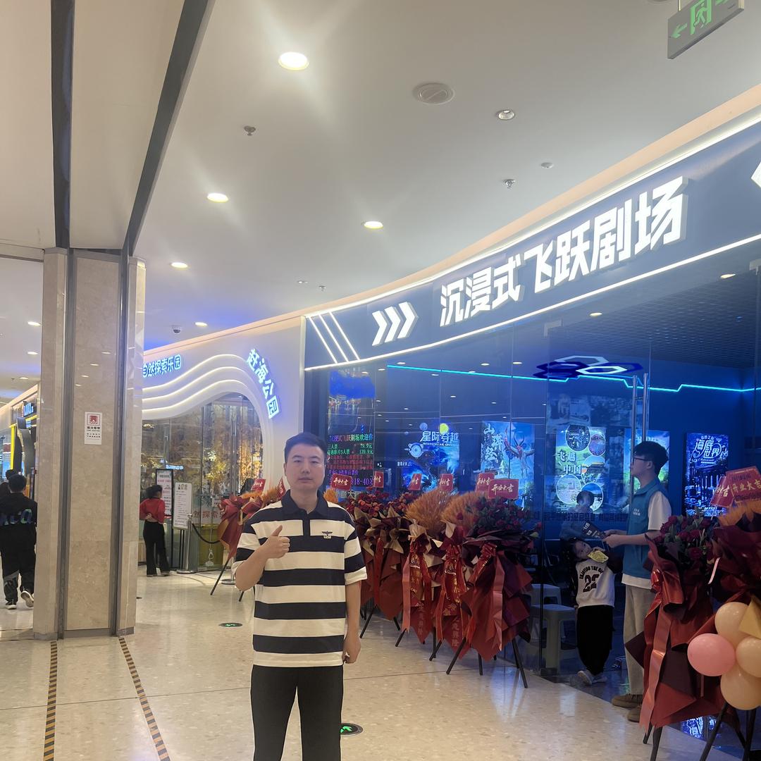 柯基队长-飞越剧场球幕飞行影院