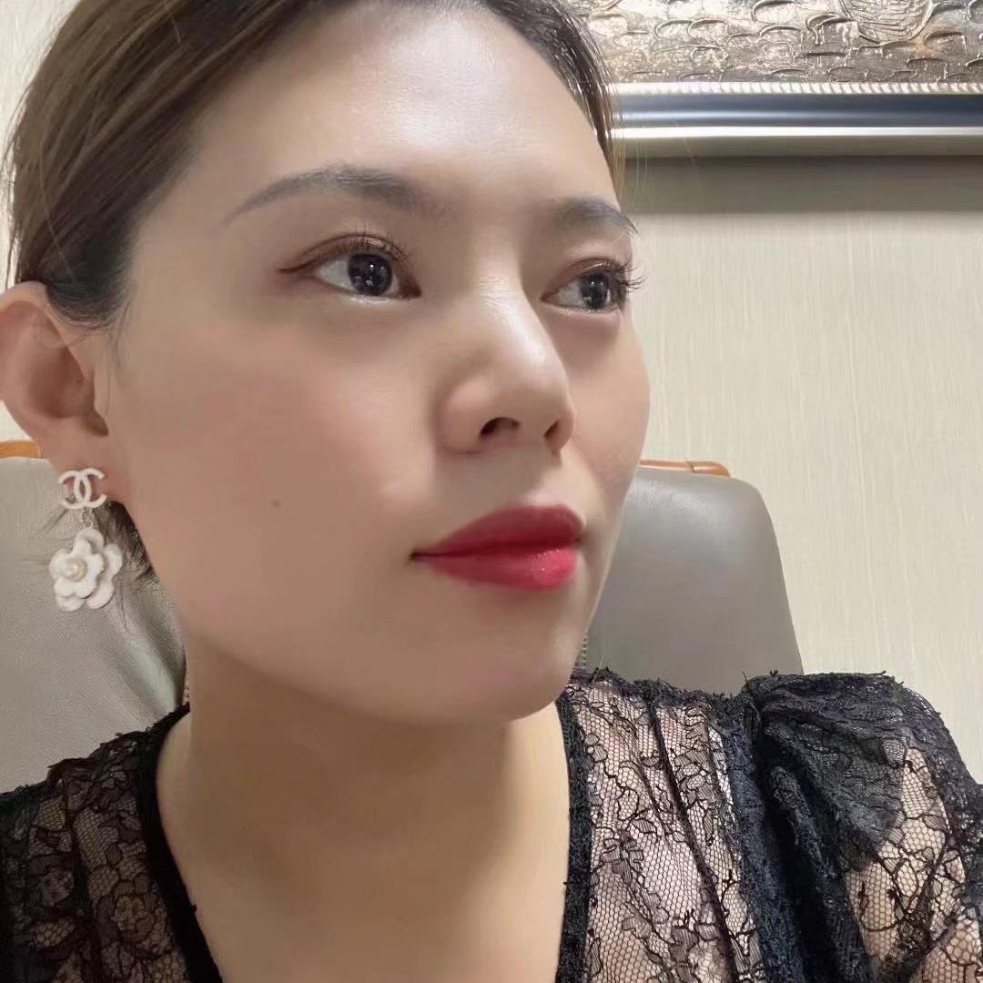 玛尔莉服饰