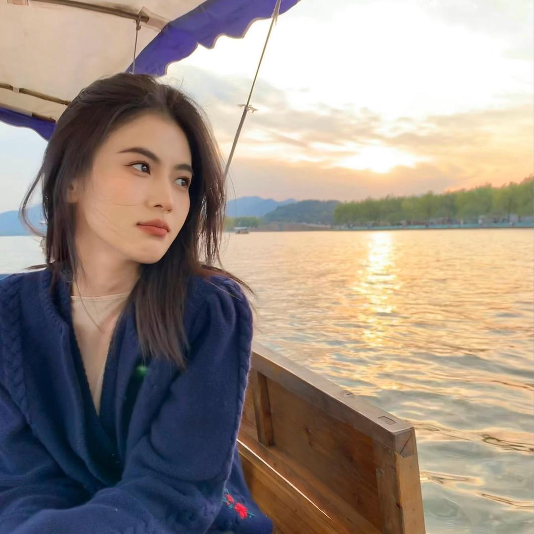 阿鲸 ོ