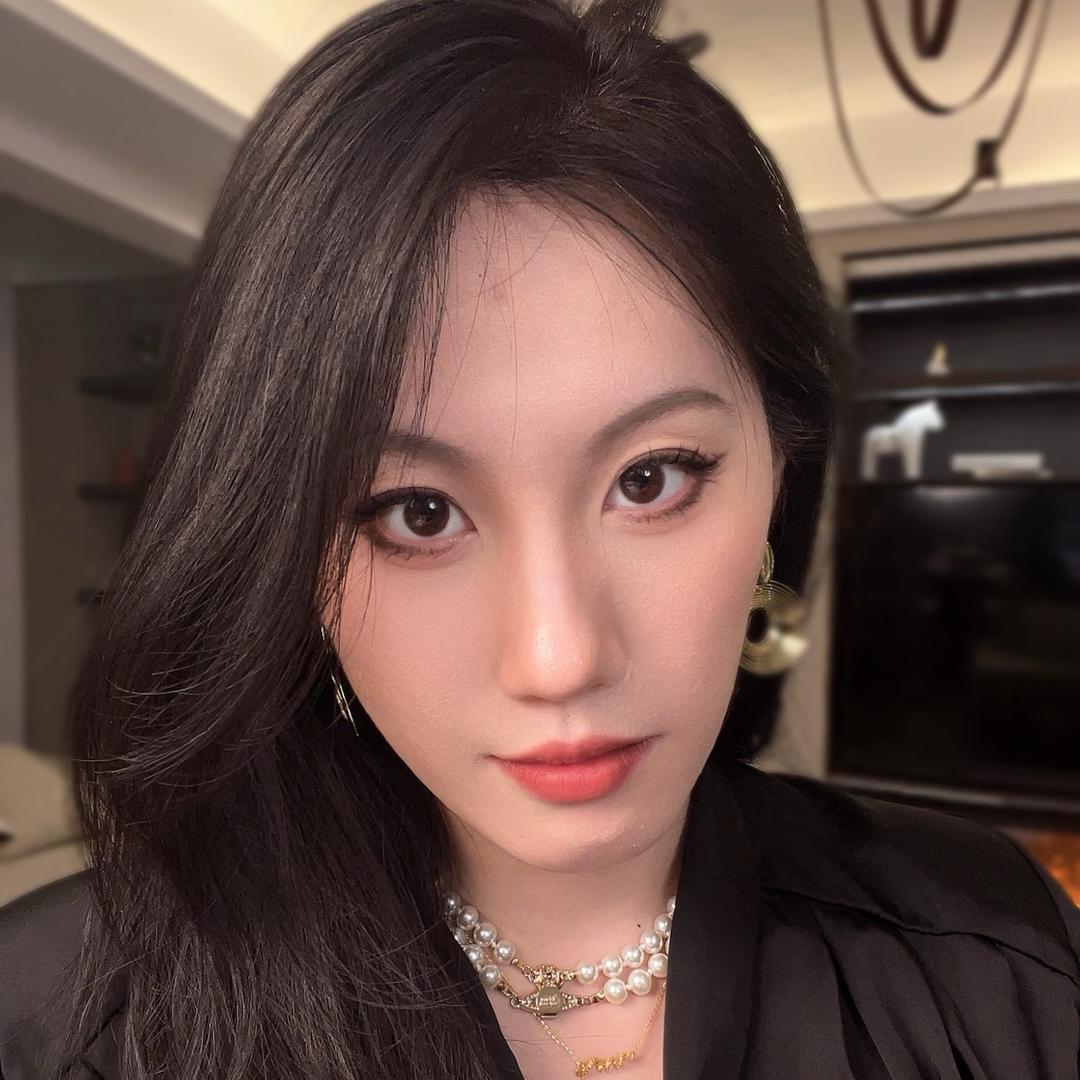 嘉嘉子子