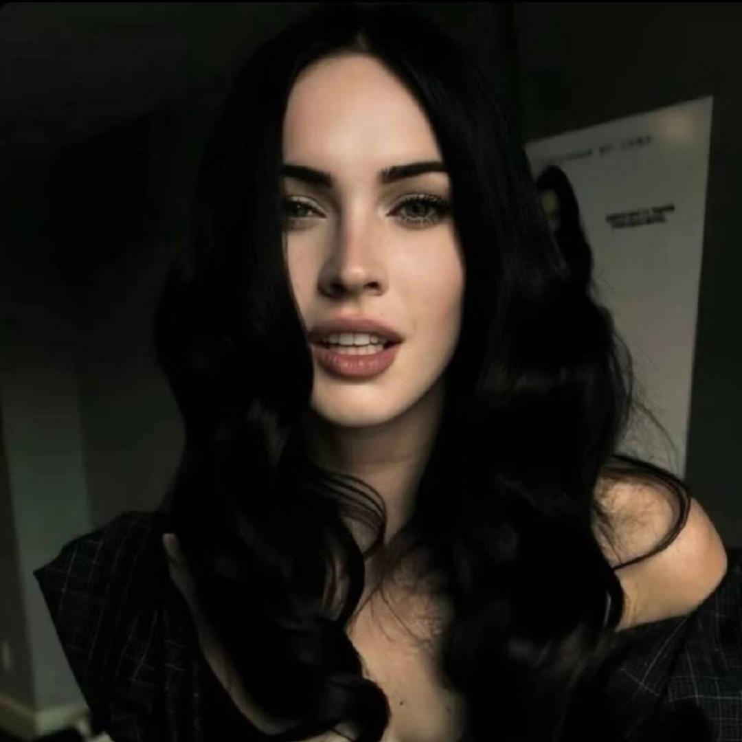 𝑲𝑨𝑹𝑶𝑳  𝑮