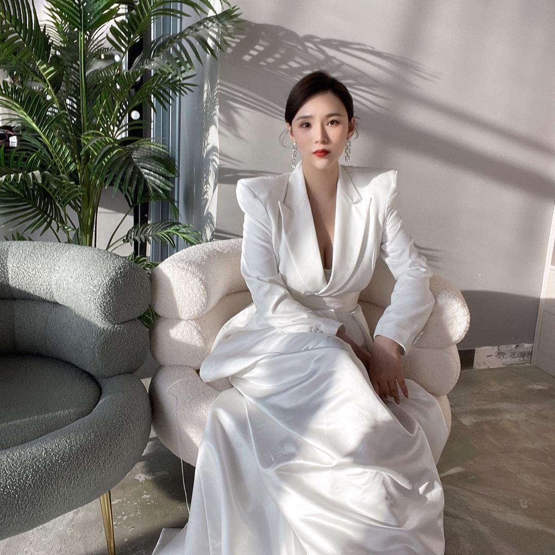 新中式养肤的贞贞