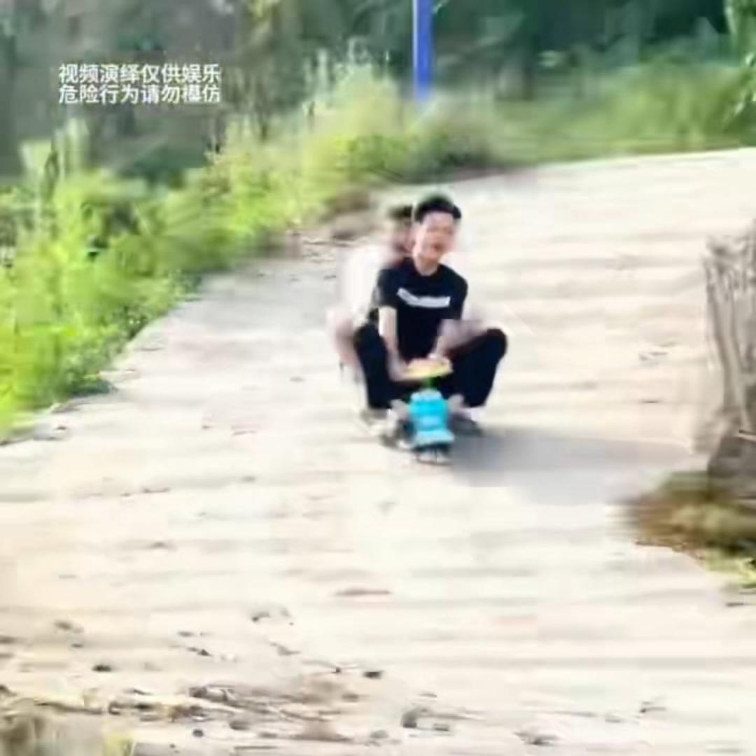 爱搞笑的咔咔