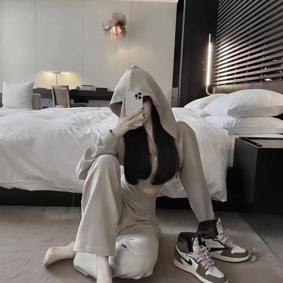 红果纯衣柜服装店