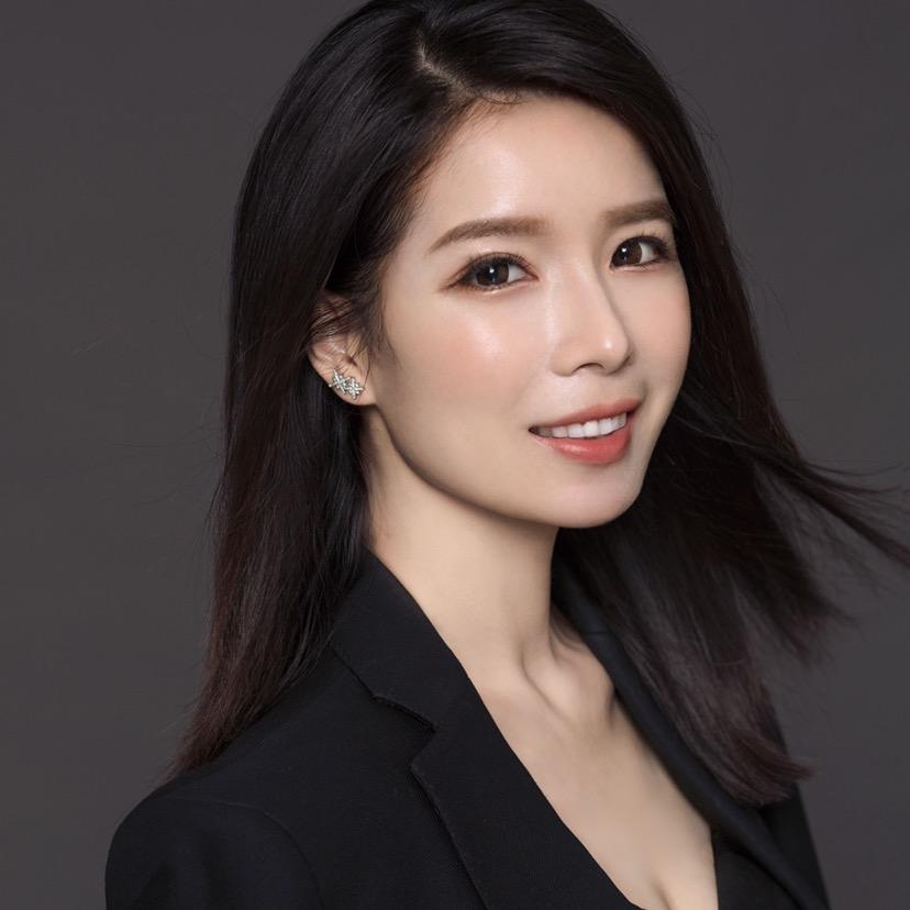 主持人曾晓