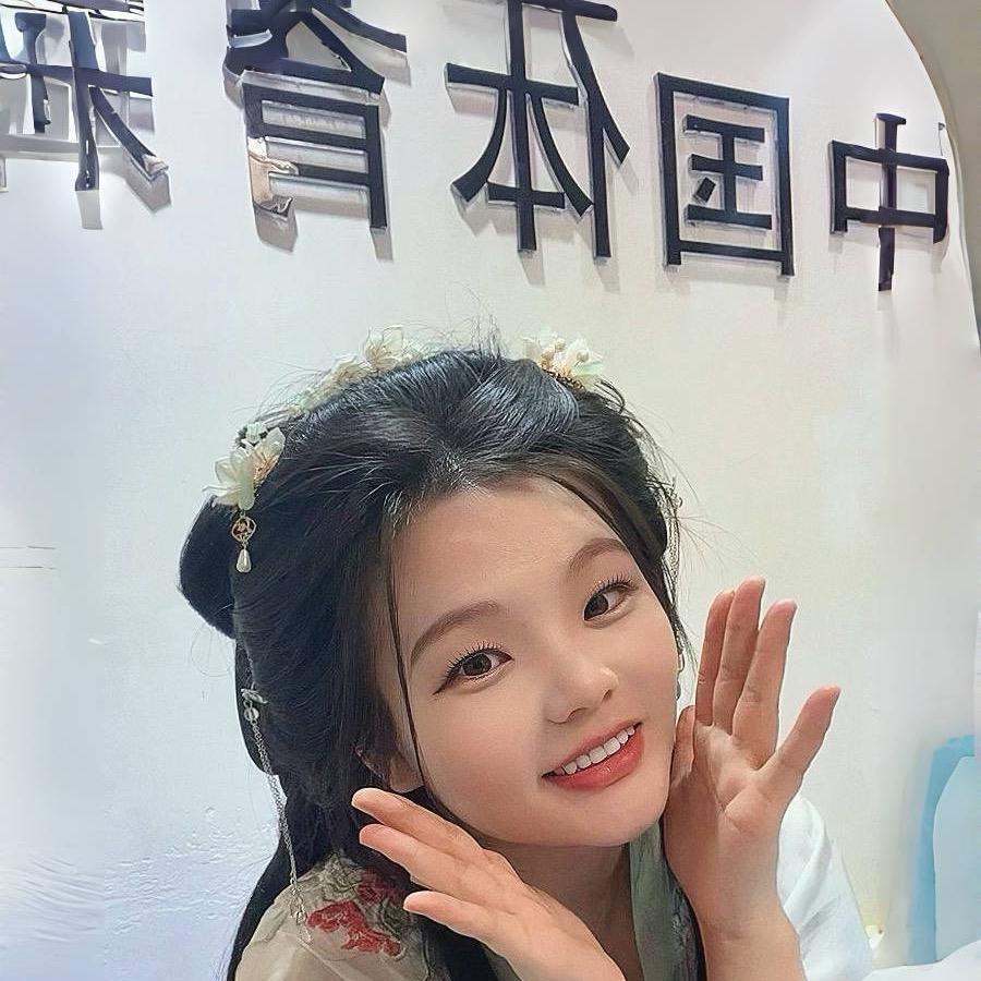 杨杨的小彩🌈店