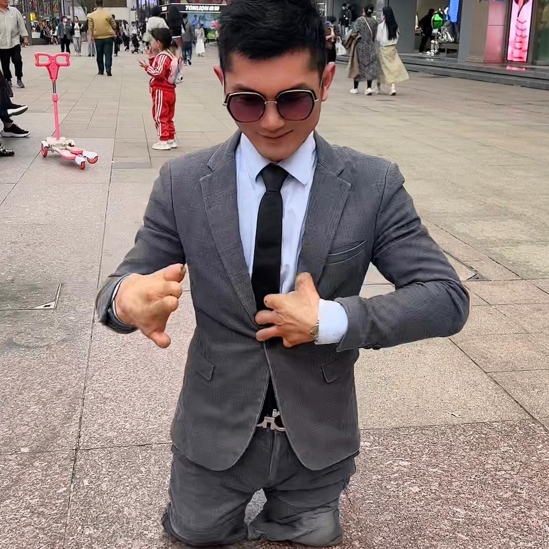 微笑天使明月