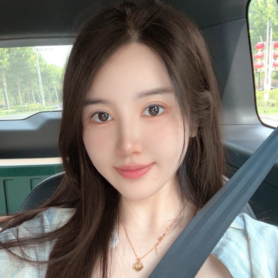 小 璐