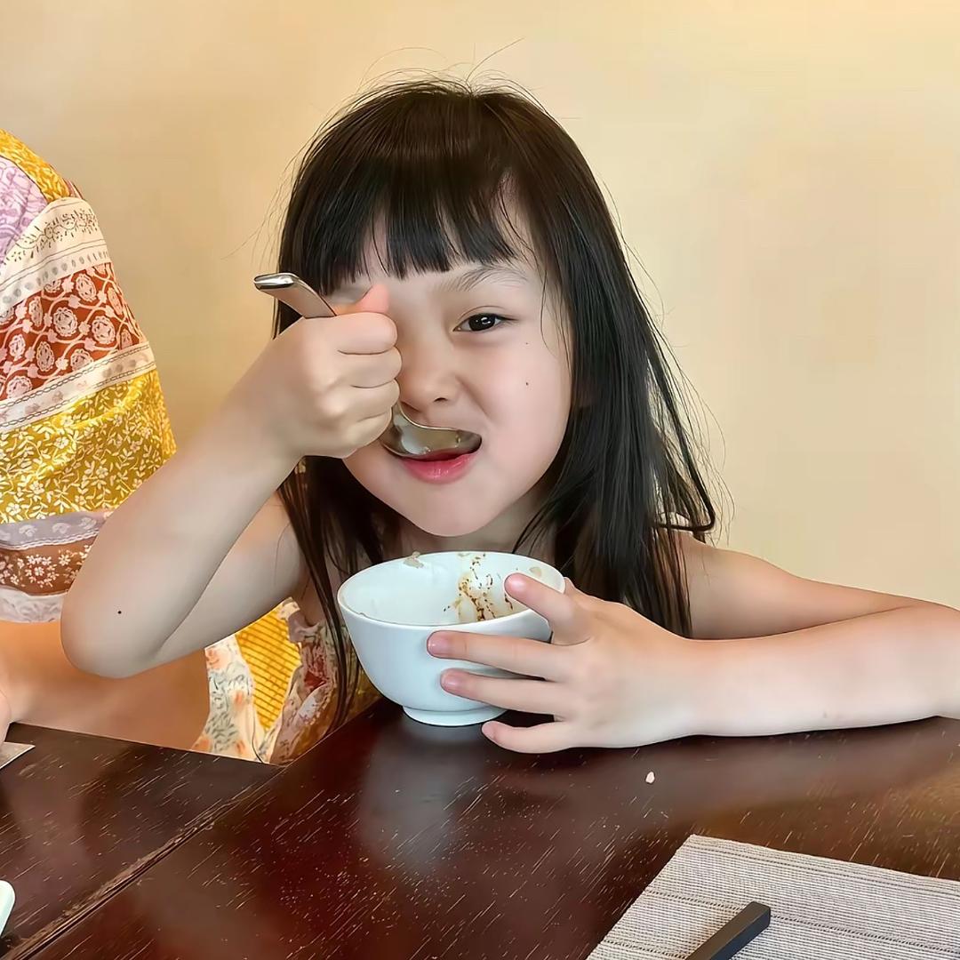 李佳.