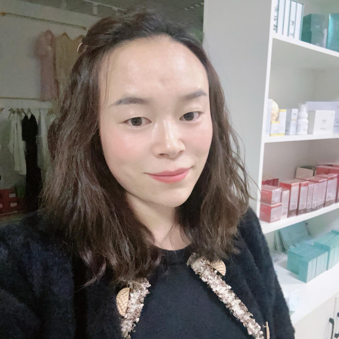 耘妤调肤小张