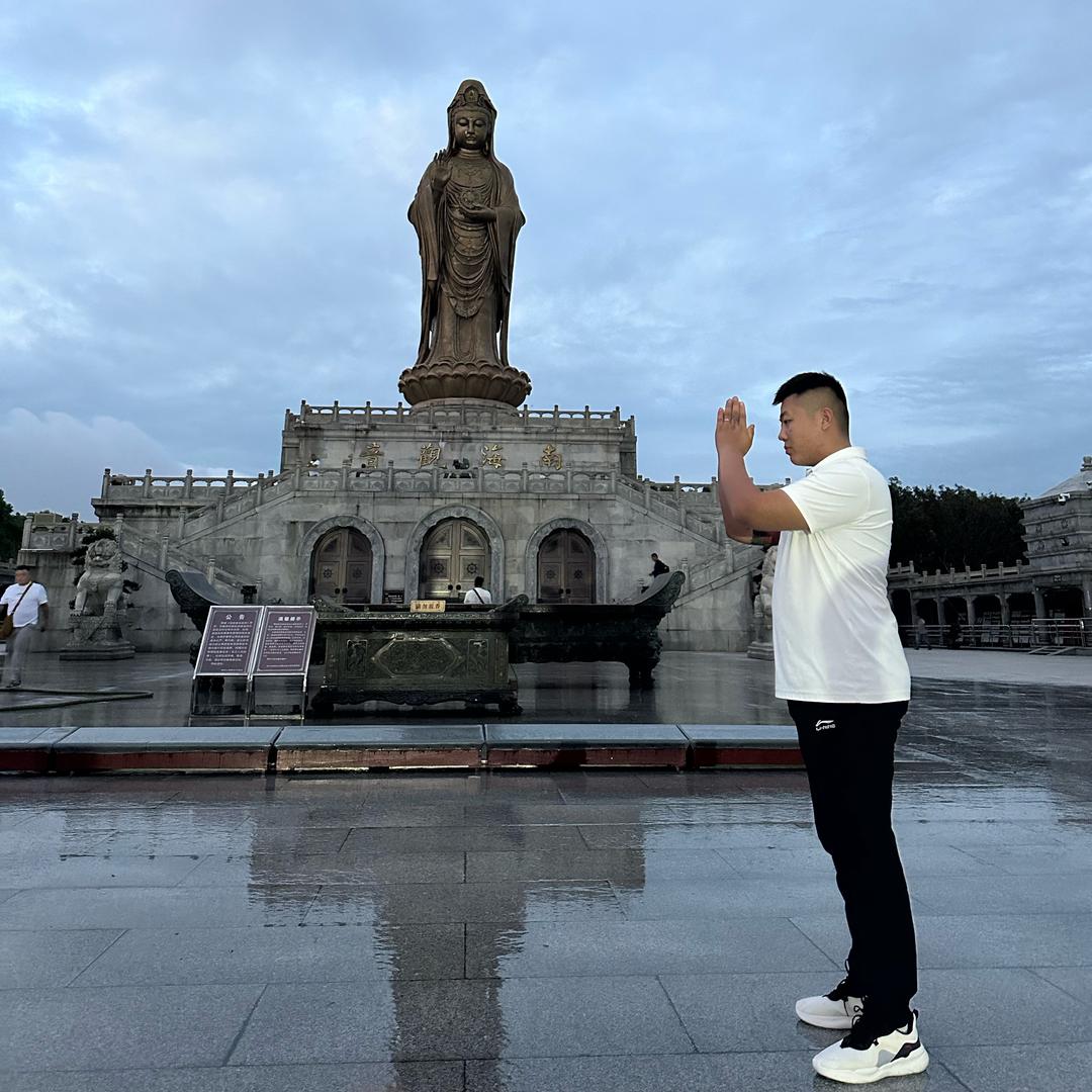 隔壁卖手机的