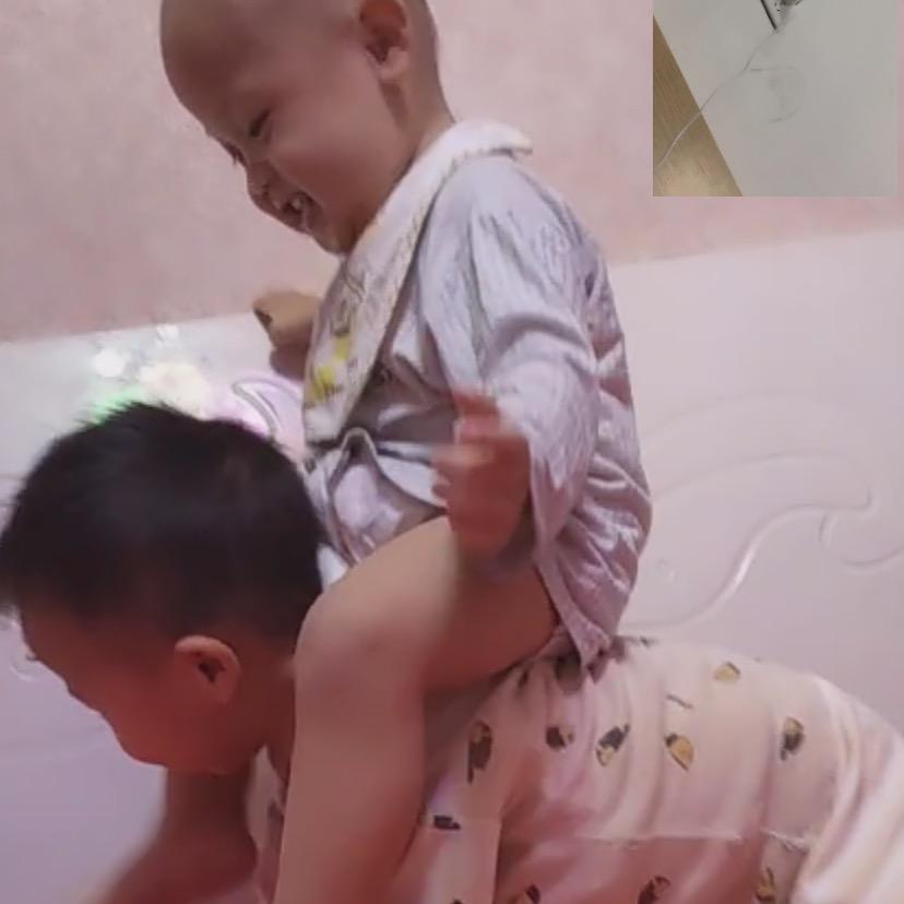 臭蛋，臭臭的臭，鸡蛋的蛋