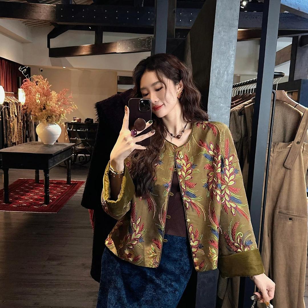三吉黑花东方霓裳