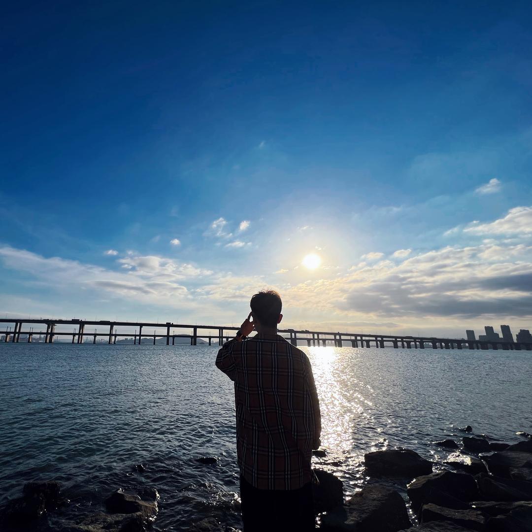 来一杯生椰拿铁