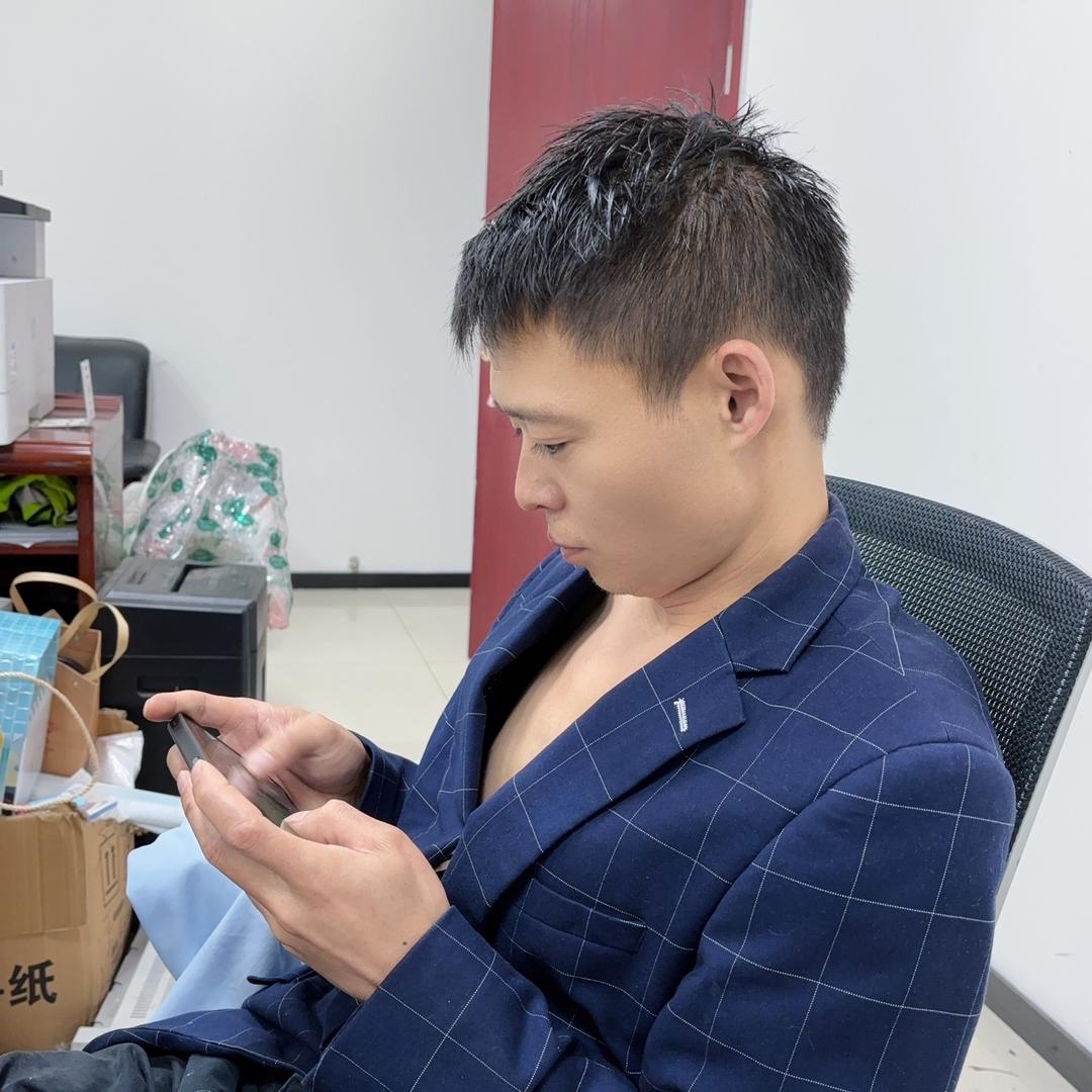 钓鱼咬鸾犟☁️