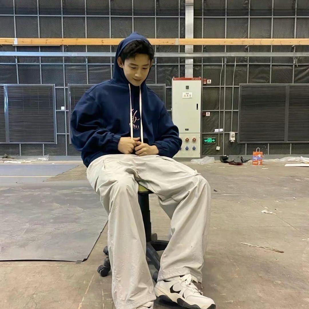 白谱不摆谱.