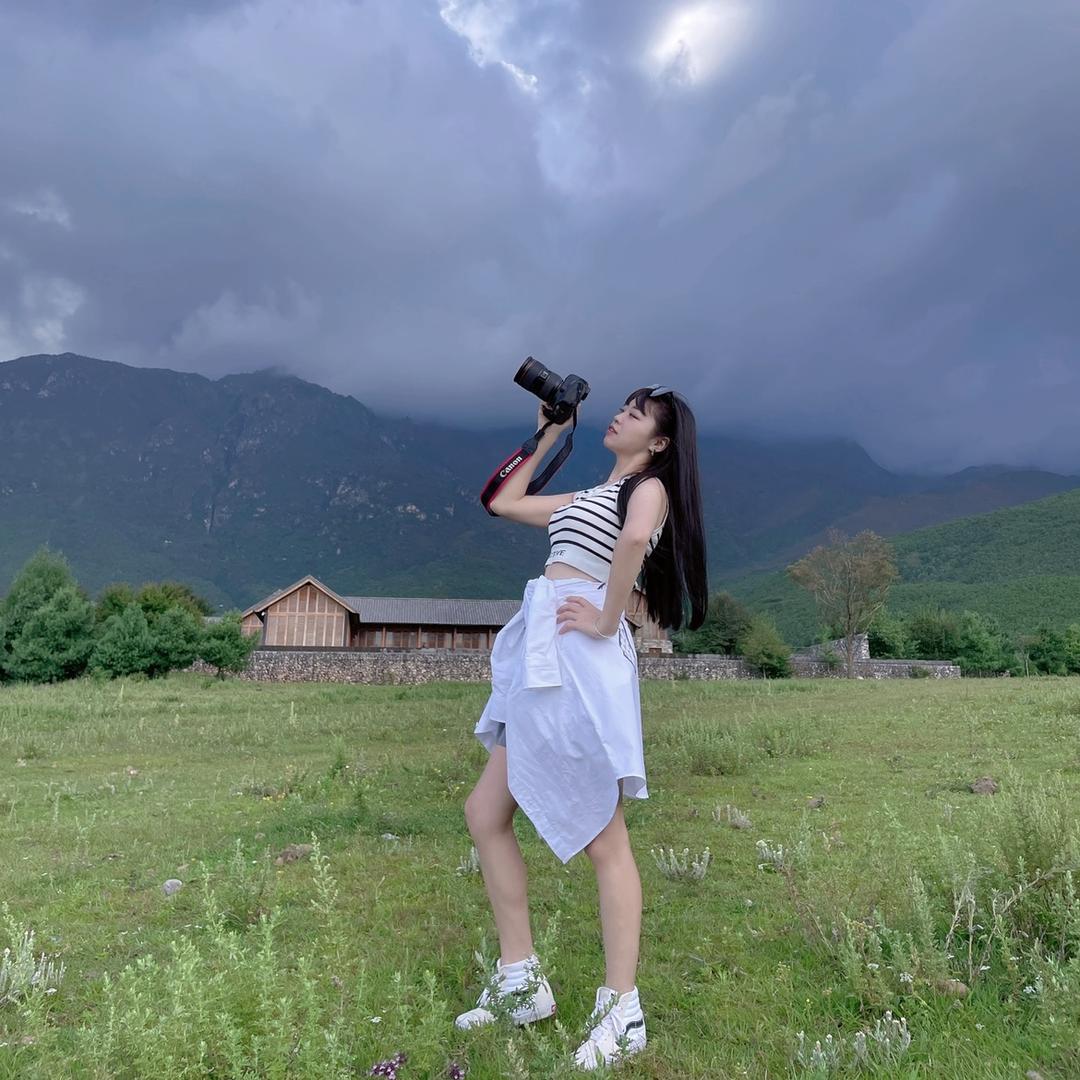 ╮↖️傻丫头╭