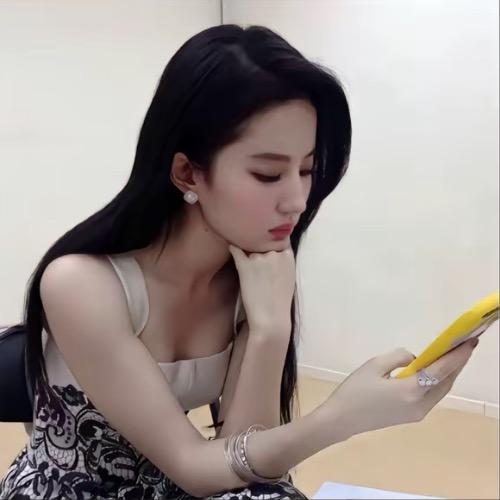 解闷拿铁☕️