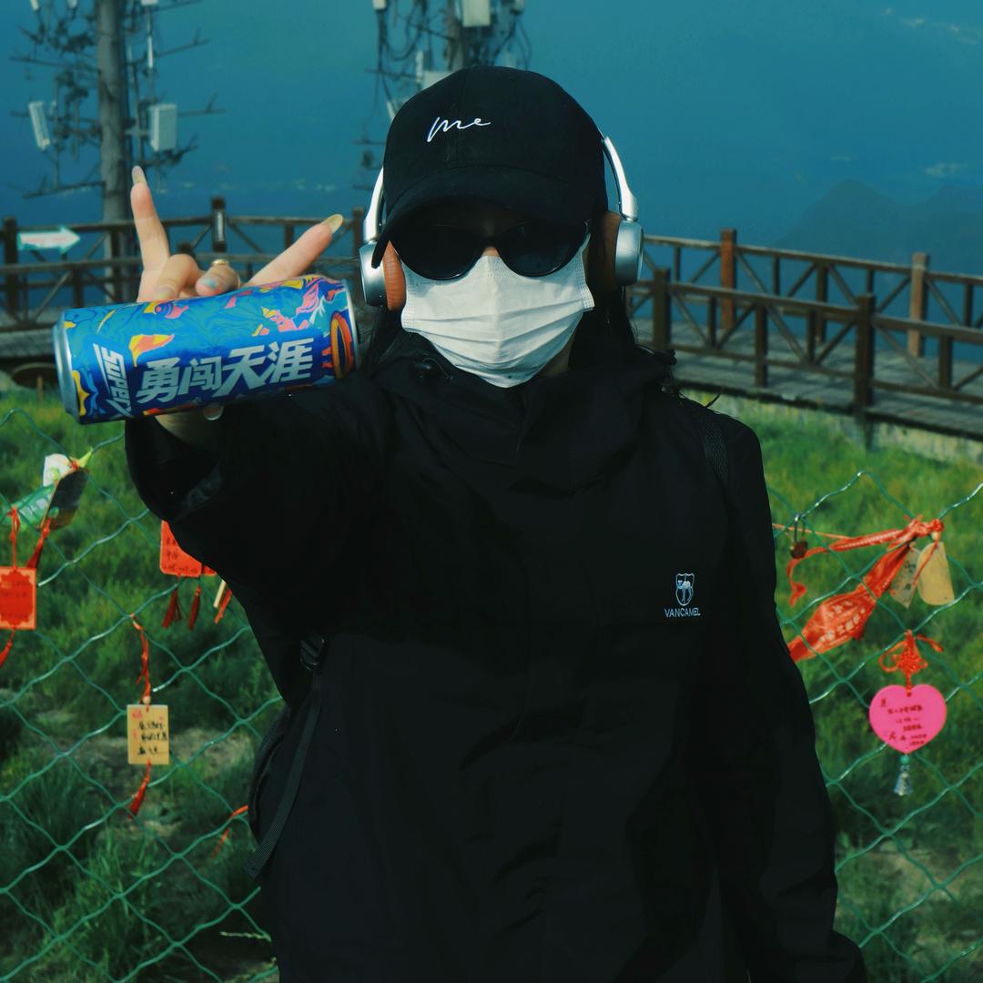 爱拍照的信儿📸