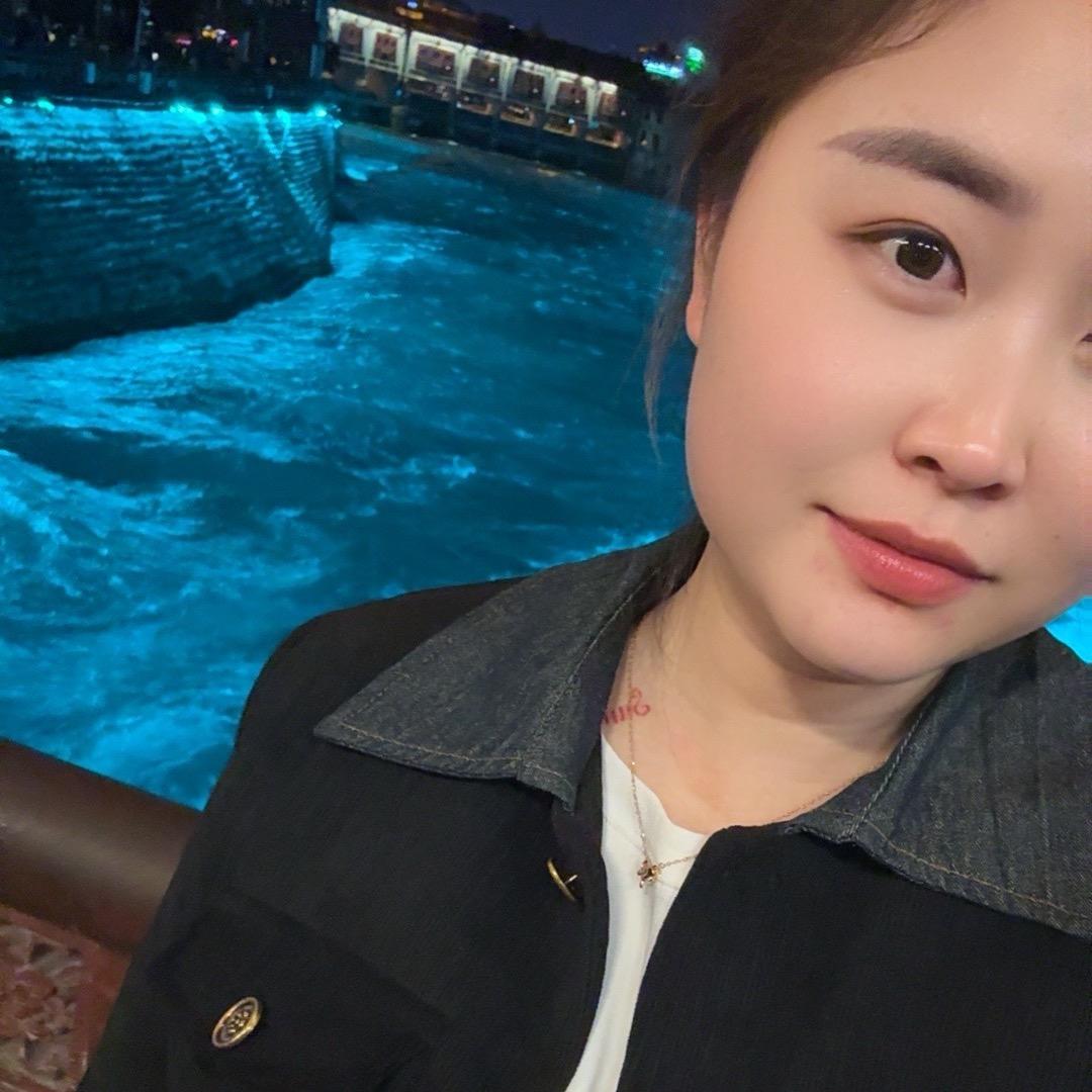 白灵的零食小店😘