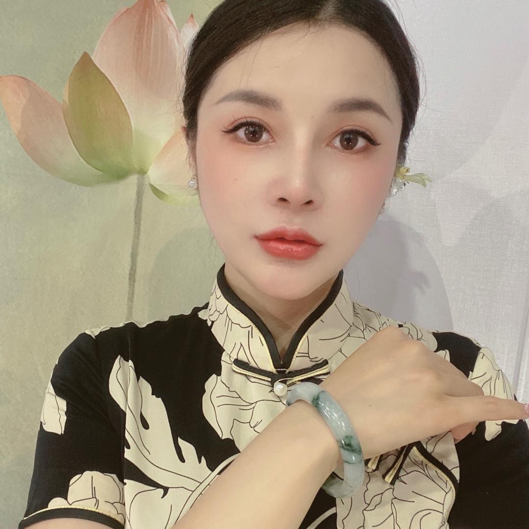 月月翡翠