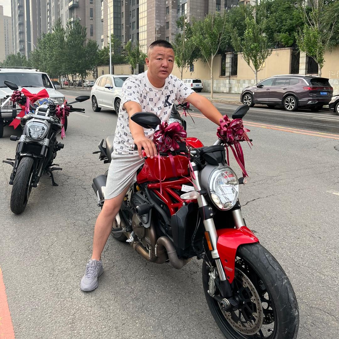 高老板四驱越野车