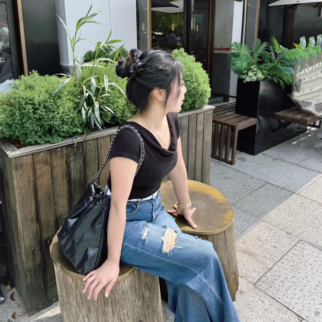 伊小研