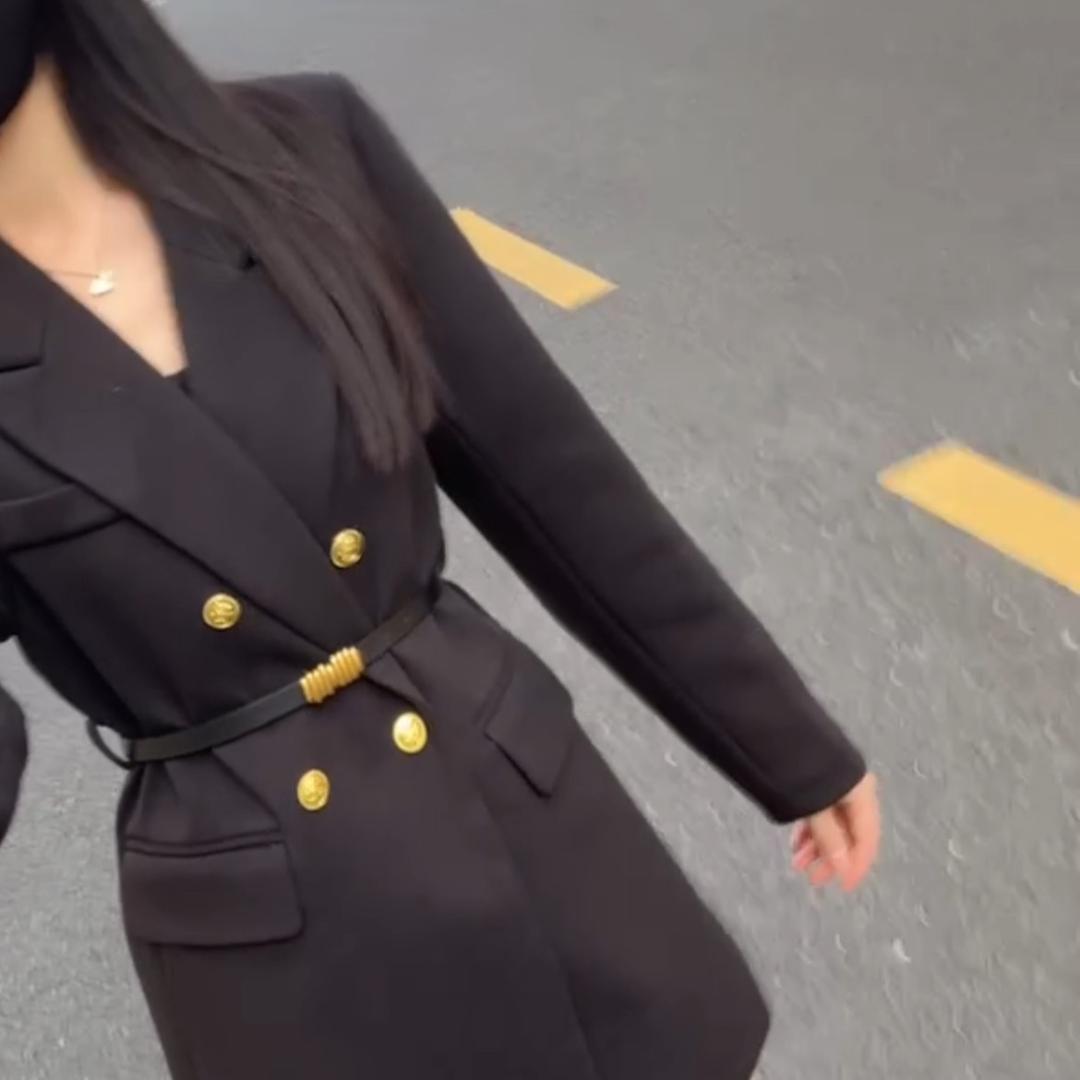依依今天穿什么