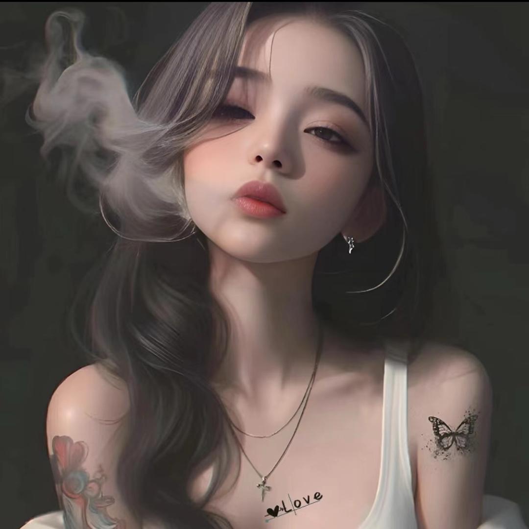 翘二郎腿的菇凉