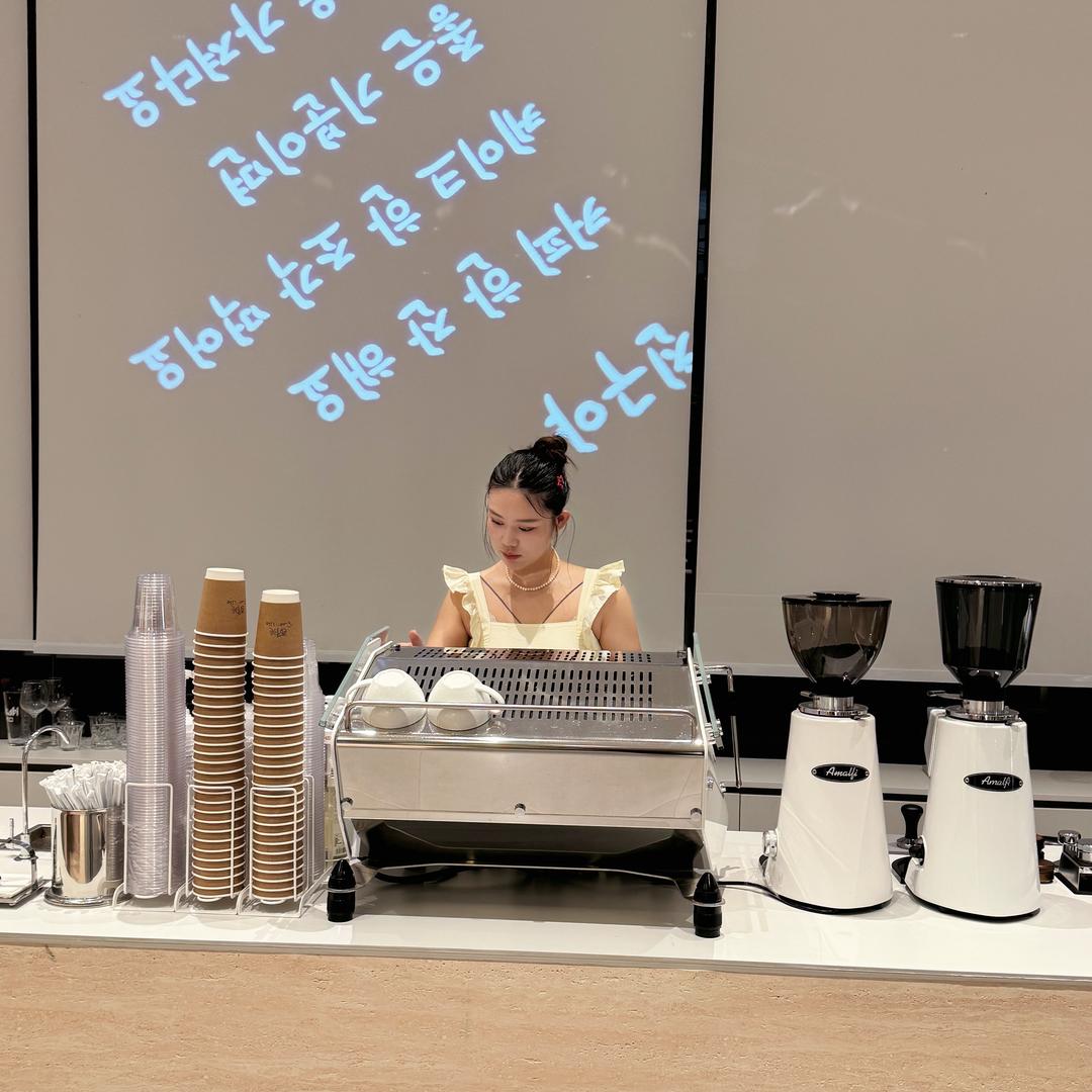 老君山里做咖啡的小桃