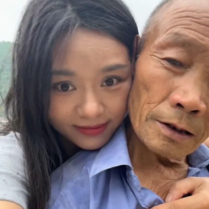佳一不胆怯