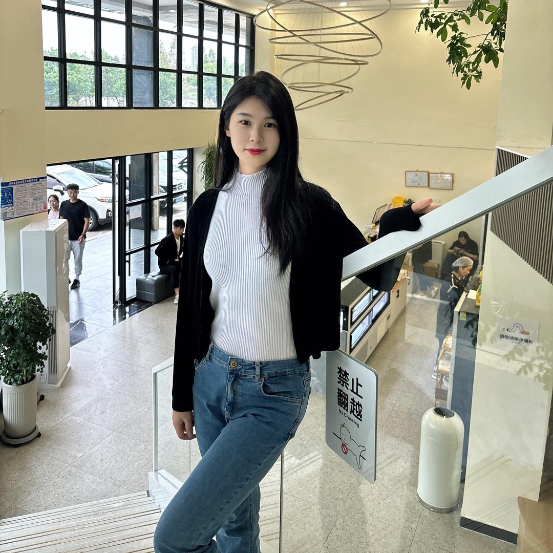 岳阳左耳门窗婷婷