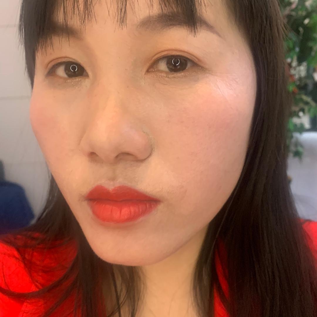 文瑄爱护肤