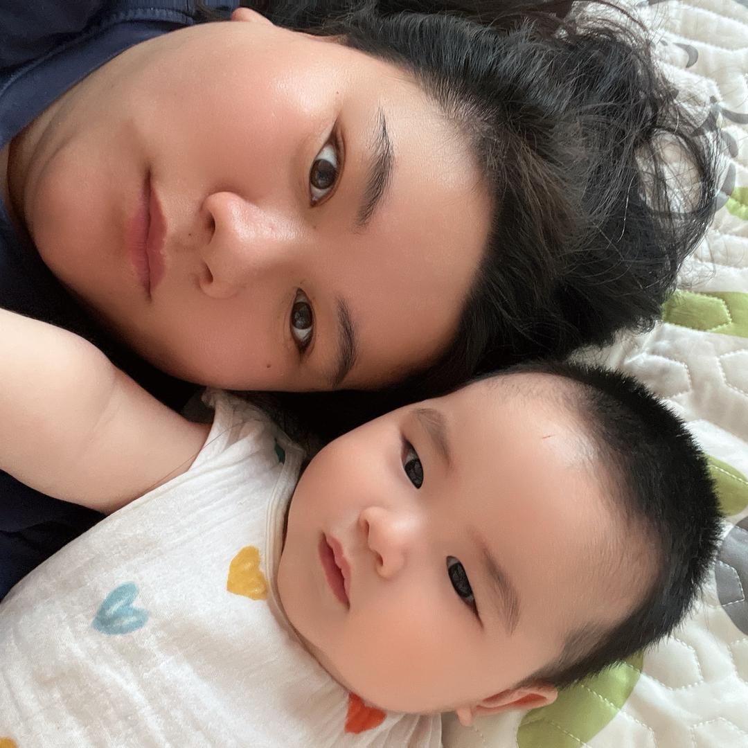 柚子妈妈绣十字绣