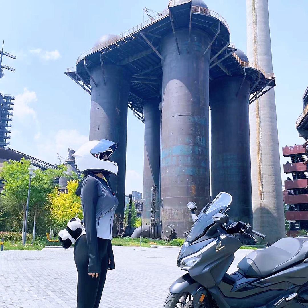 淘气的月亮