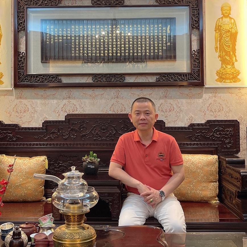 巴士龍男装