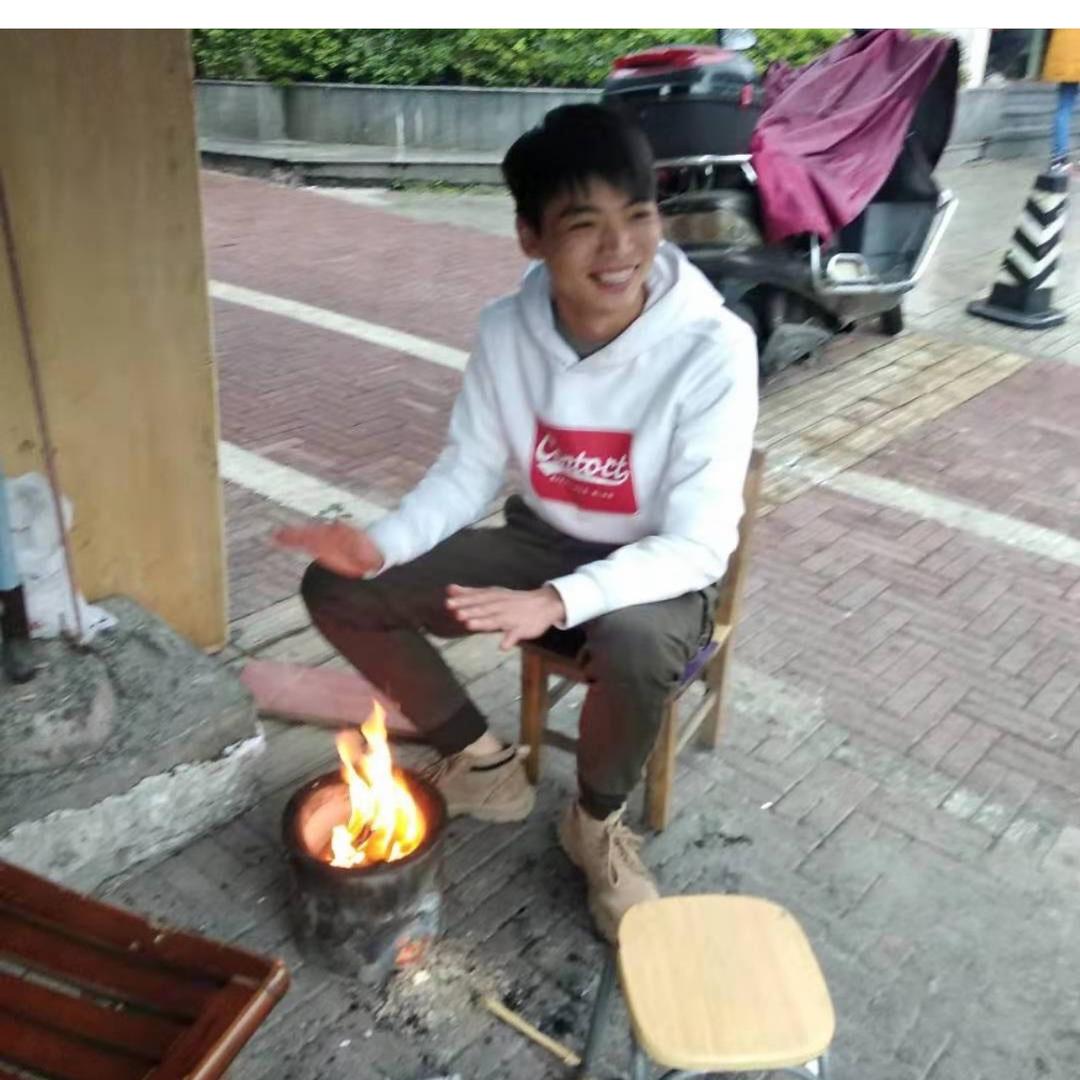 柳州小白菜电脑科技 （电脑组装与回收）