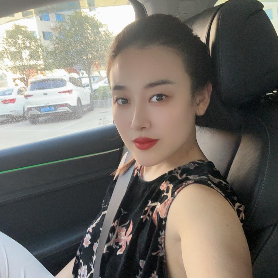致裳服饰（裤子工厂）戴小姐